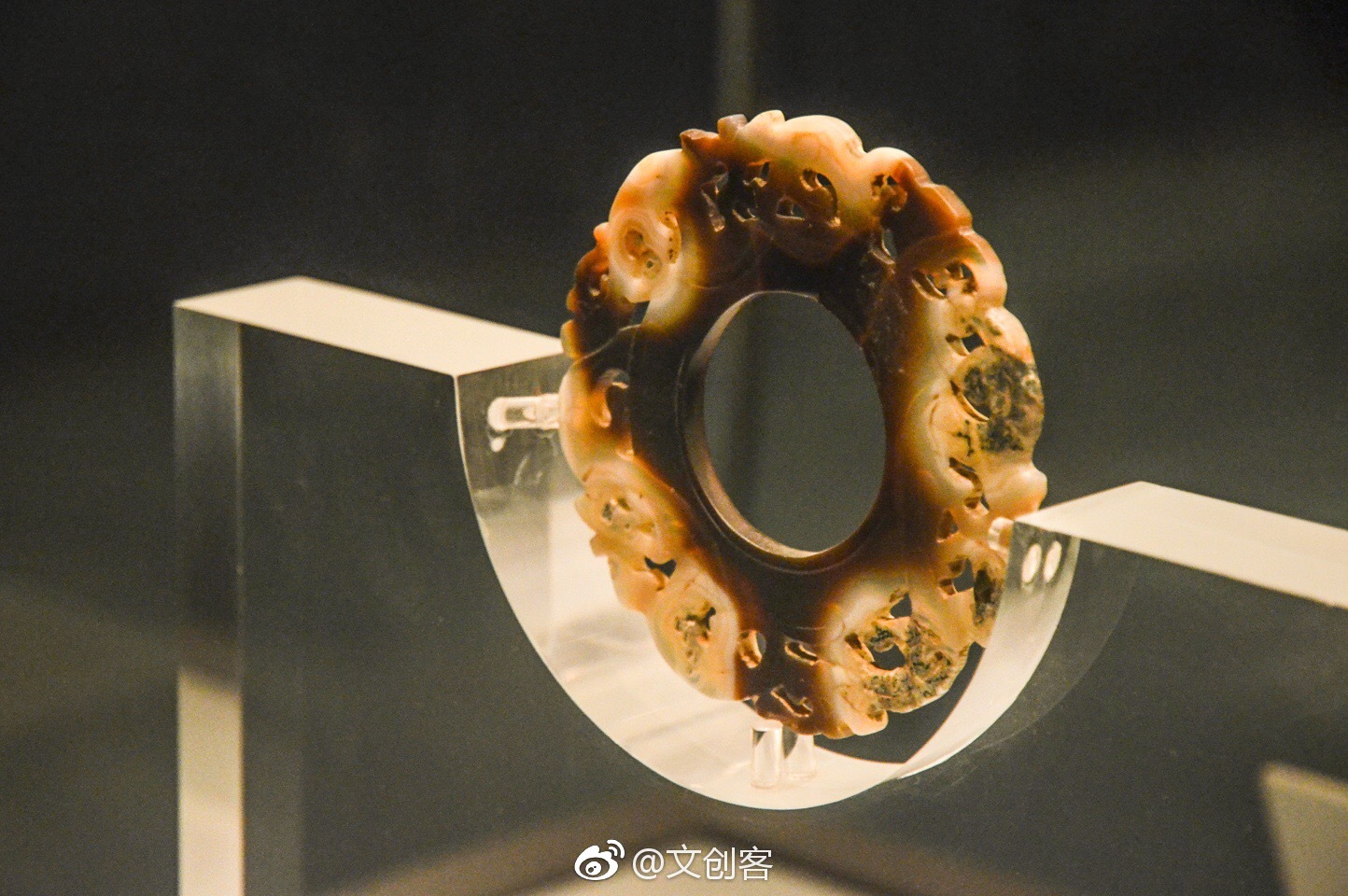 夔龙玛瑙璧