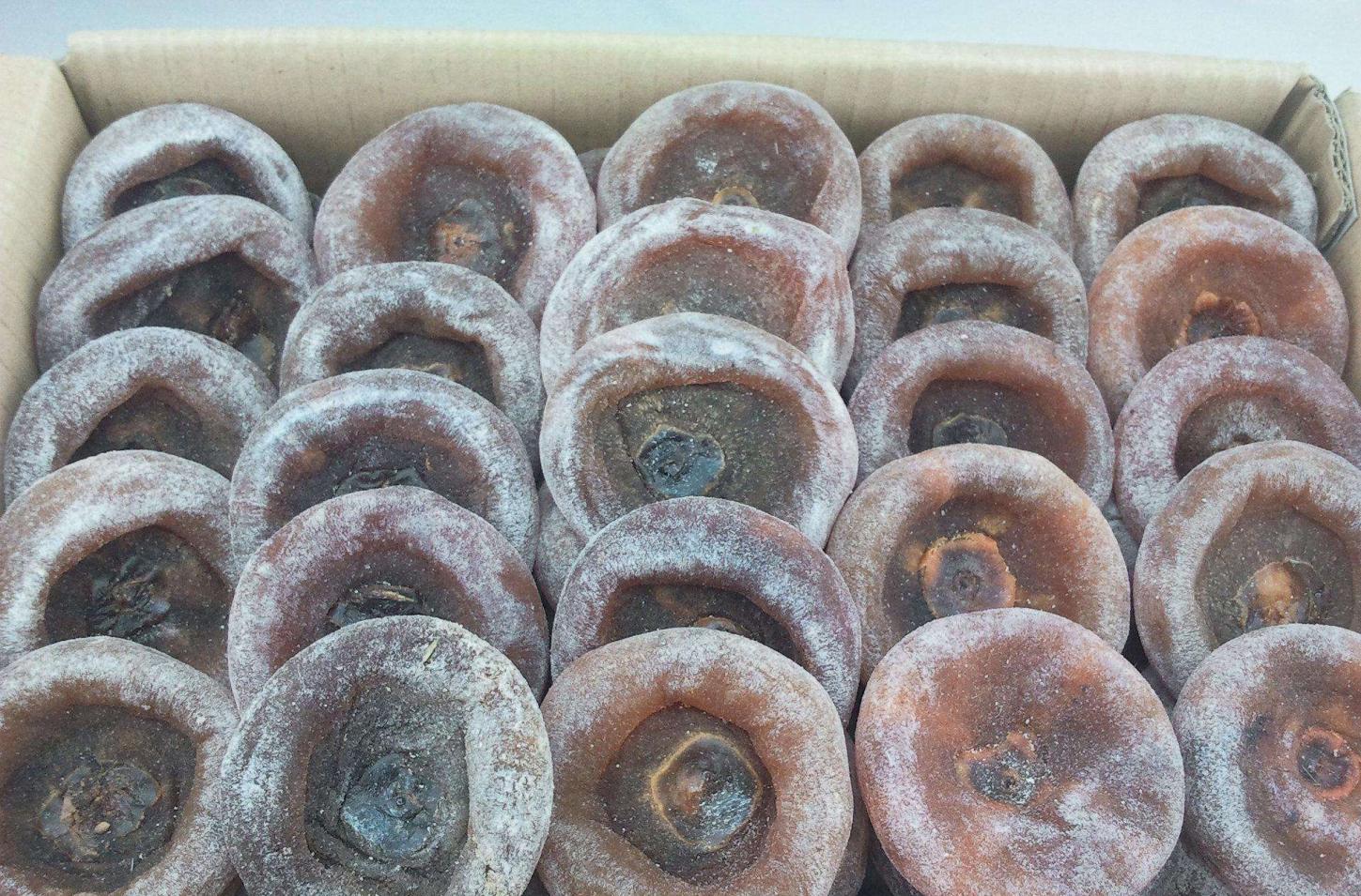 柿饼上白色的霜究竟能不能吃?