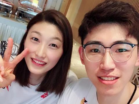 金软景头靠中国男排国手 江川喊话韩国一姐是女朋友