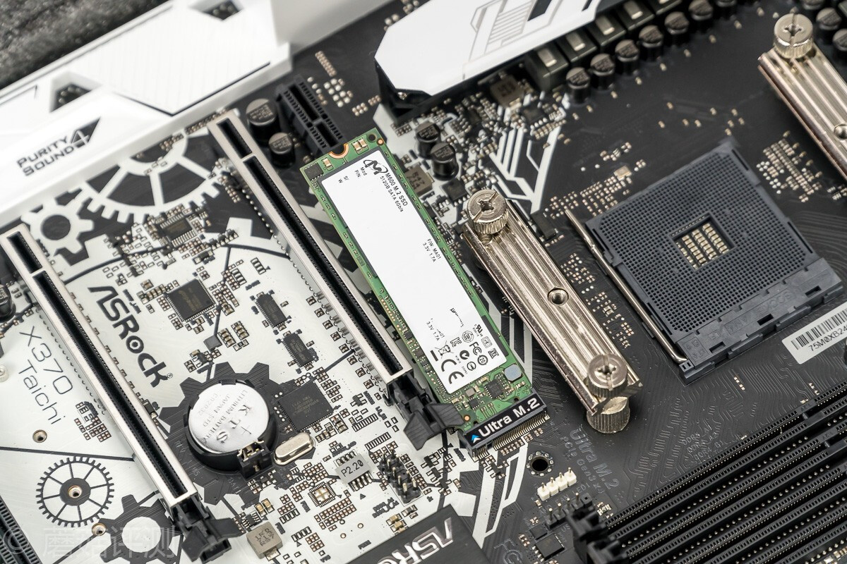 镁光m600 m2 512g固态 开箱评测