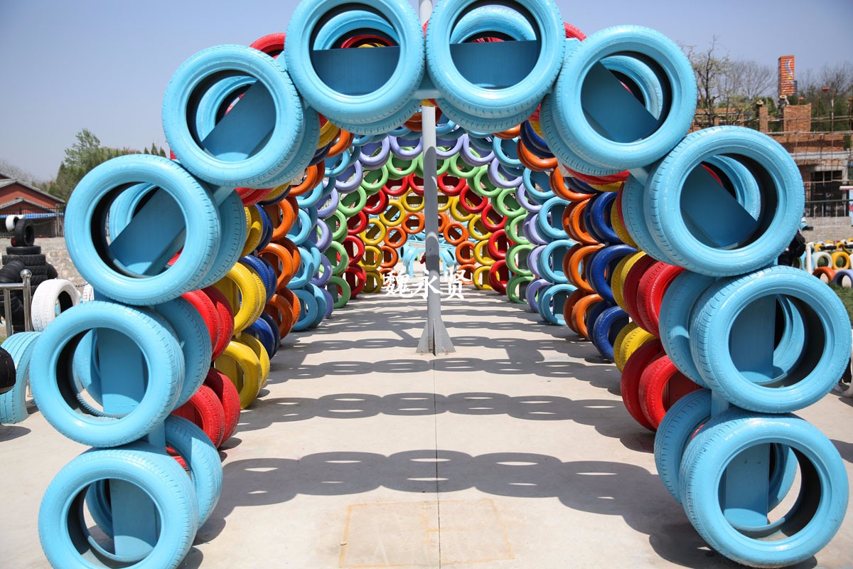 3万3千个废轮胎建一座乐园 花了千万