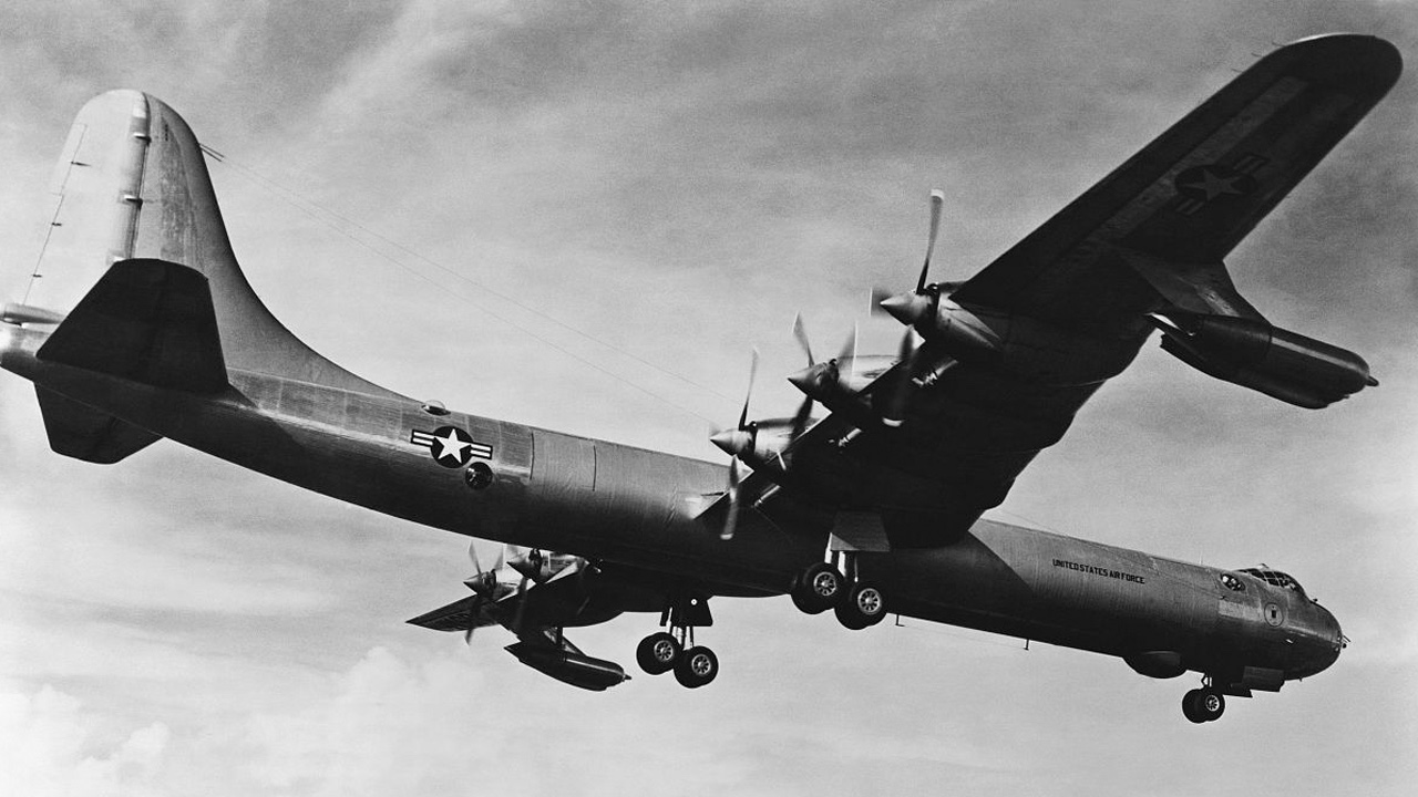 6万公里相当于3架二战时期最大的轰炸机b-29文章中描述b-36  最大起飞