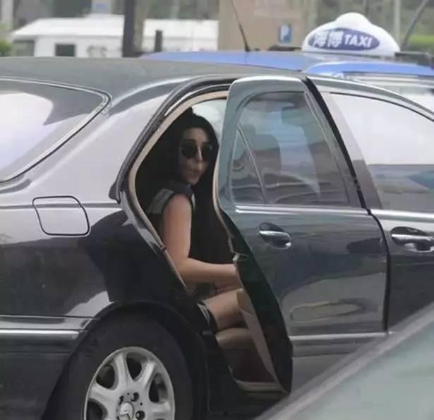 范冰冰"范爷"演技出众备受好评, 名下这辆黑色百万豪车很奢华