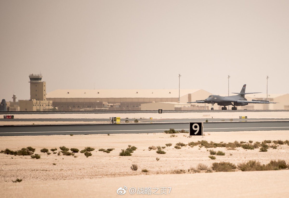 3月31日美国空军两架b-1b轰炸机抵达卡塔尔乌代德空军基地