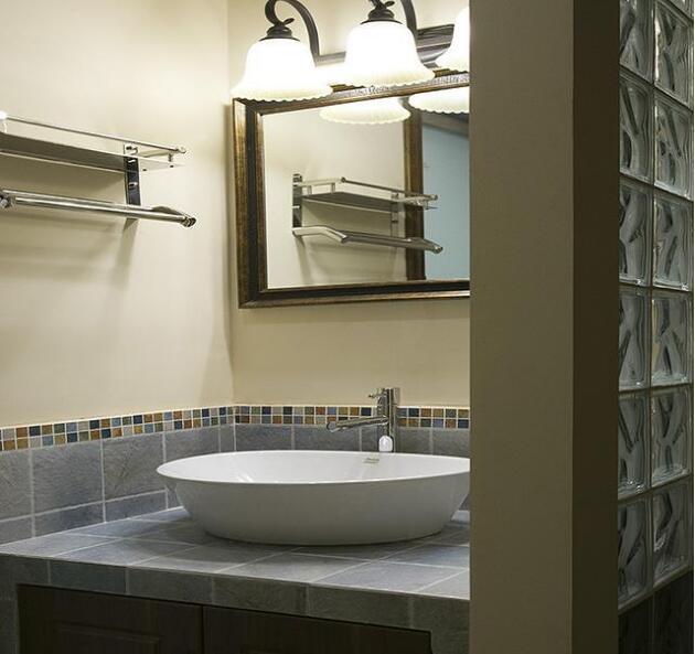 老公辛苦装的新房,电视墙只是简单设计,客厅就漂亮这么多!