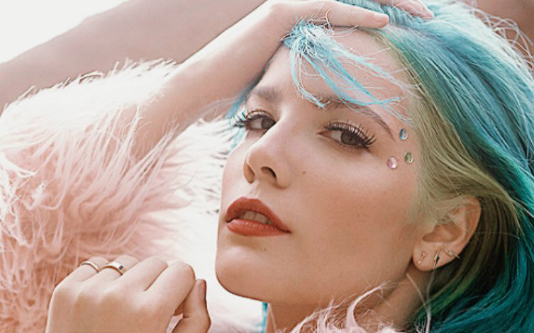 halsey在演唱会上流产,逼不得已年纪轻轻冷冻卵子