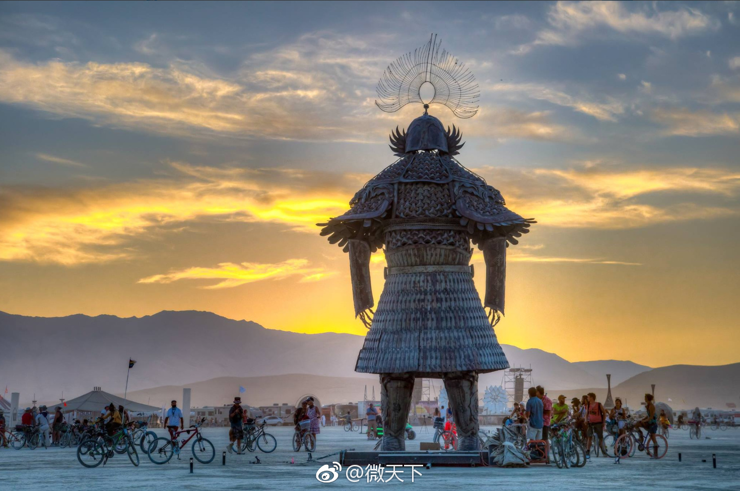 火人节是在美国内华达州黑石沙漠一年一度举办的活动,从1986年开始