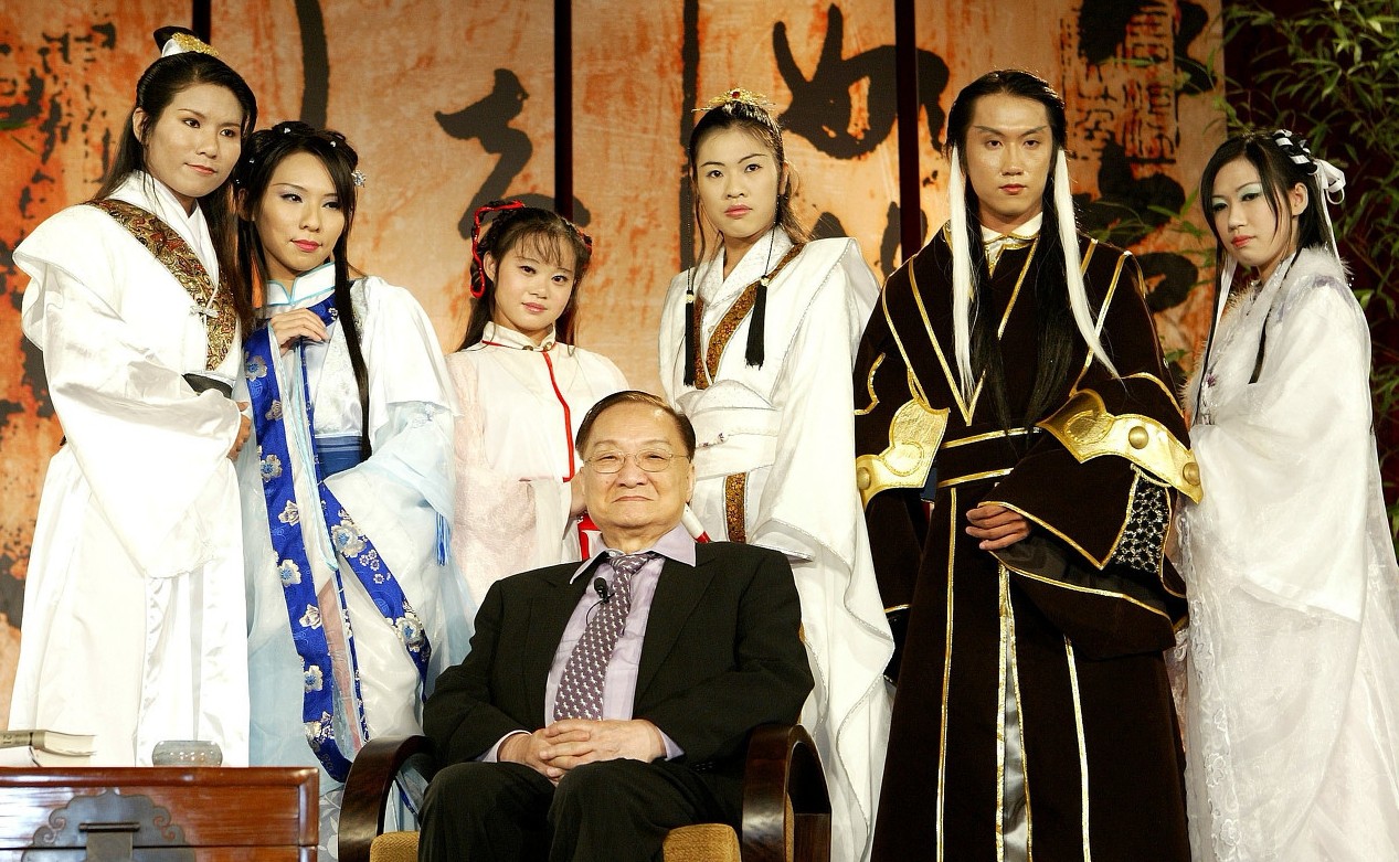 金庸的浪漫情史:1次单恋3次婚姻,妻子比自己小20多岁|金庸|朱玫|杜冶芬|妻子|夏梦_新浪新闻