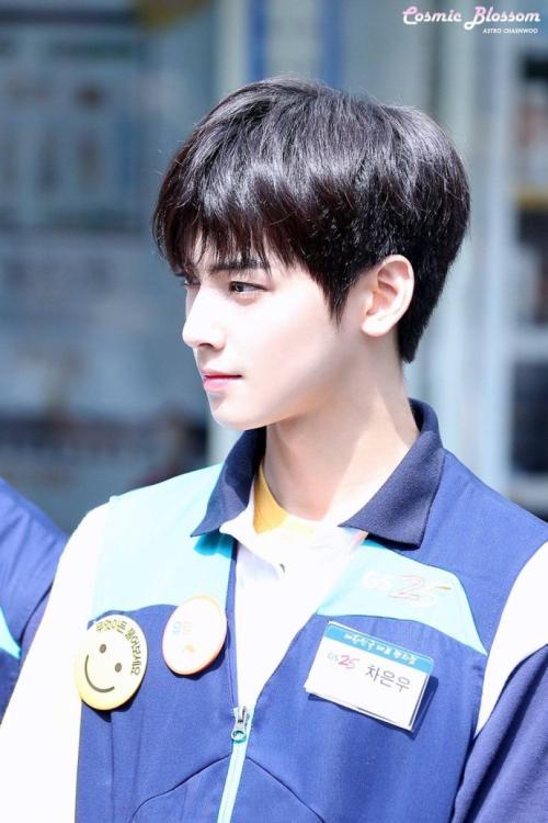 统一韩娱圈审美的男人,10年前的尼坤10年后的车银优谁更胜一筹?