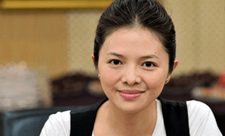 文青之前也曾经是央视的主持人,但是之后转战了娱乐圈,现在也已经结婚