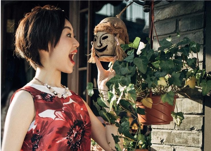 分享美图:甄嬛传流朱战菁一清纯生活照街拍.