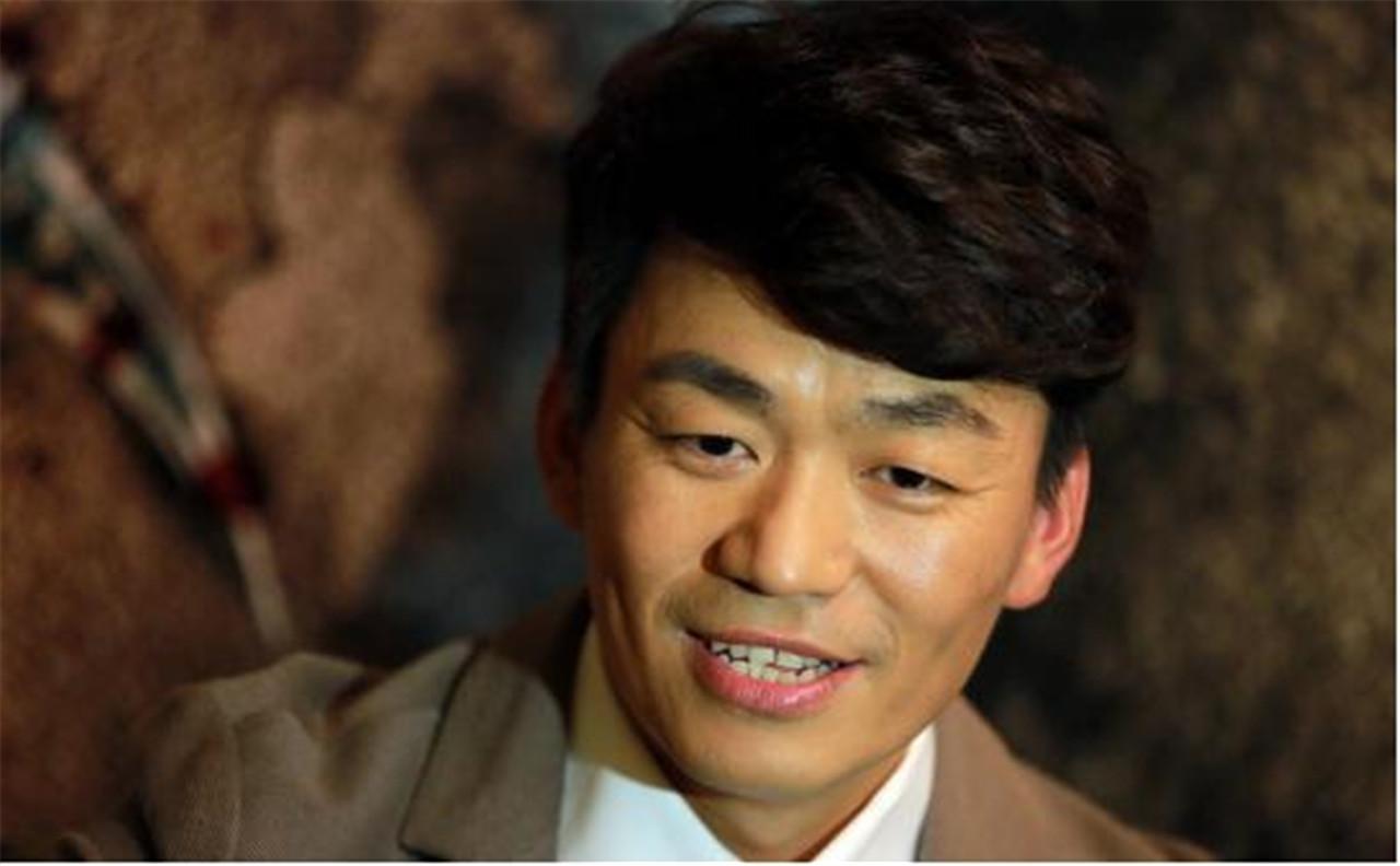 他演技炸裂,却因颜值堪忧,被网友告诫女朋友不要找太漂亮的