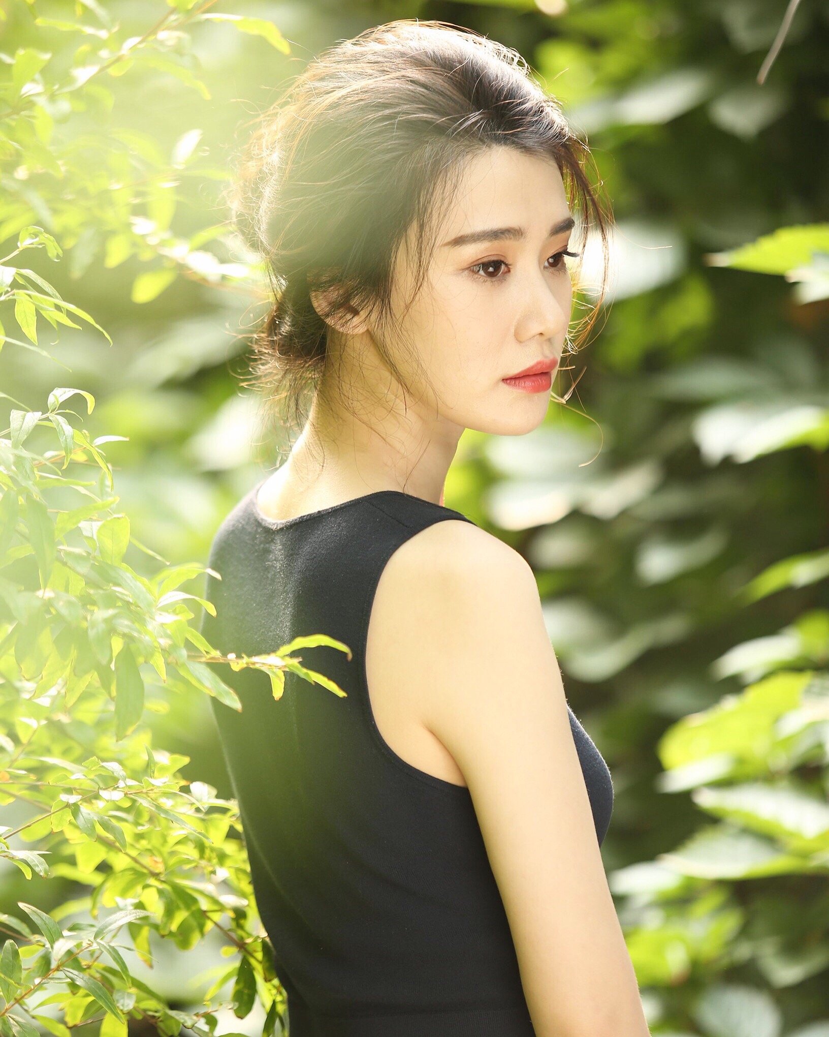 常笑然中央戏剧学院23岁身高173cm体重51kg喜欢健身游泳美食钢琴