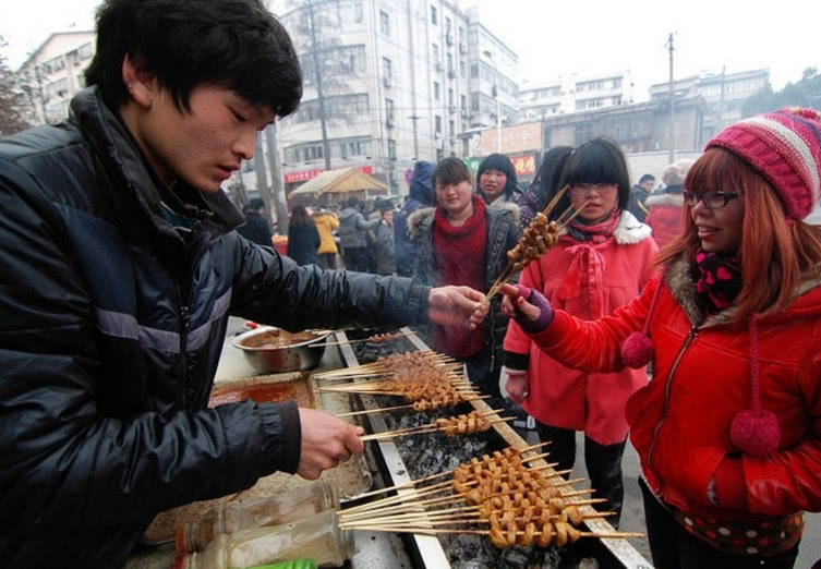 北方路边摊10大创业小吃,月收入上万者比比皆是!