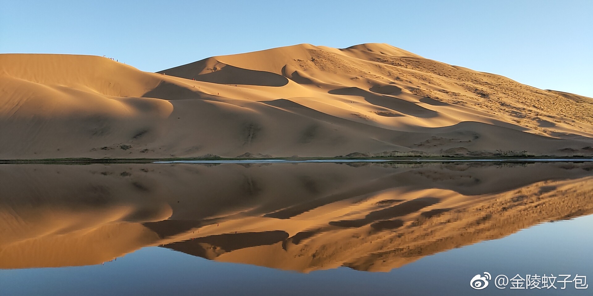 吉林沙漠主要位于内蒙古西部的额济纳旗,阿拉善右旗,是中国第三大沙漠