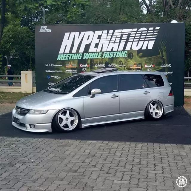 交警玩大倾角改装奥德赛这样的汽车文化真是让人羡慕