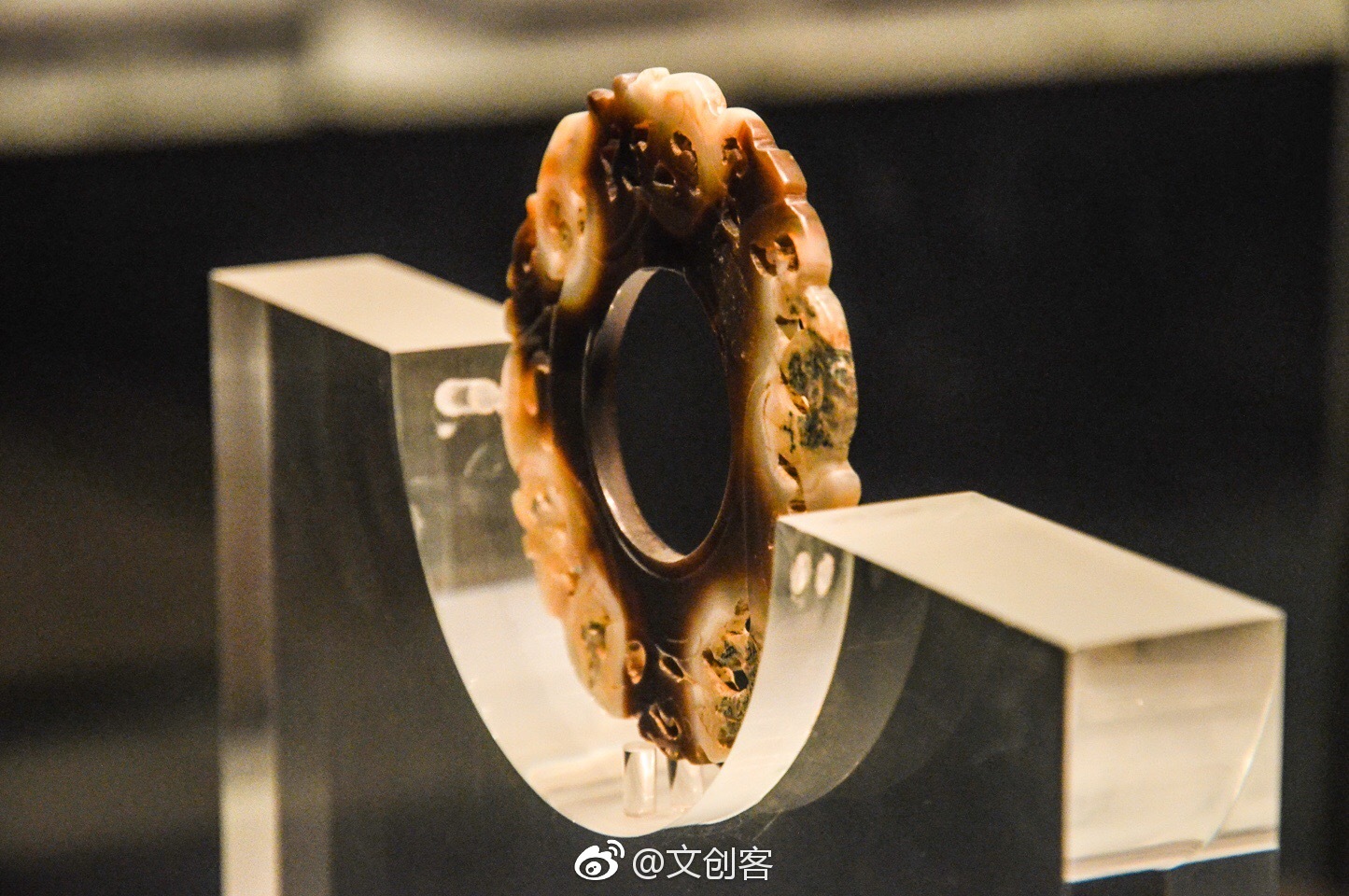 夔龙玛瑙璧