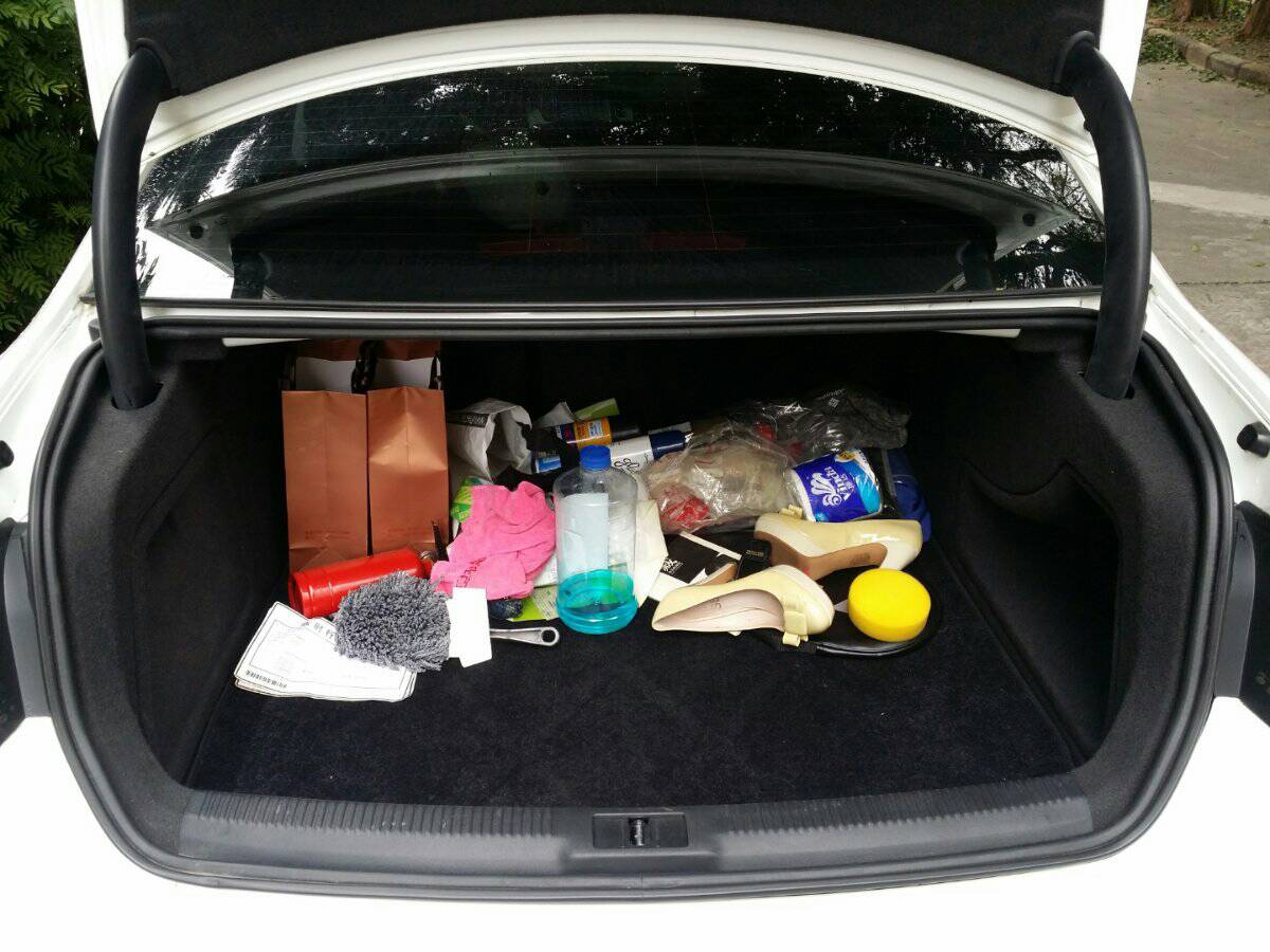 暴露你生活层次的, 不是你开的车, 而是你车的后备箱