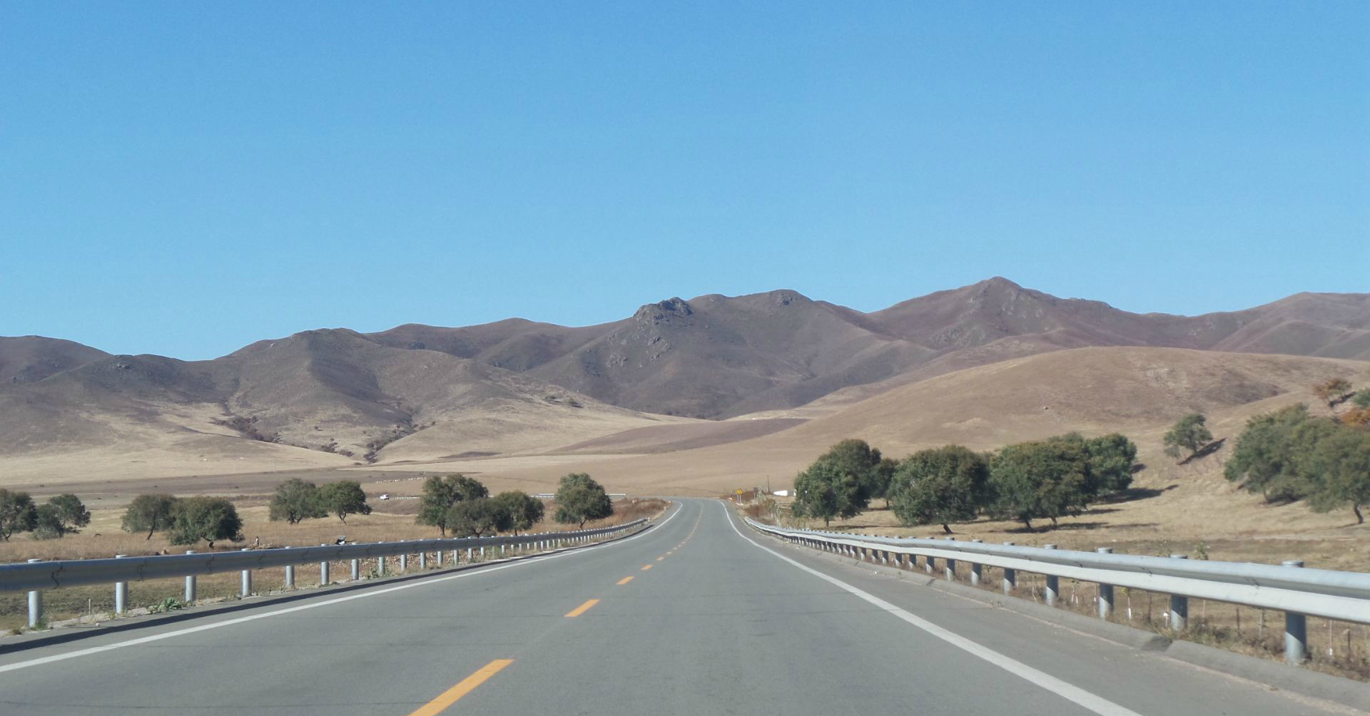十一国庆节,高速路上看风景