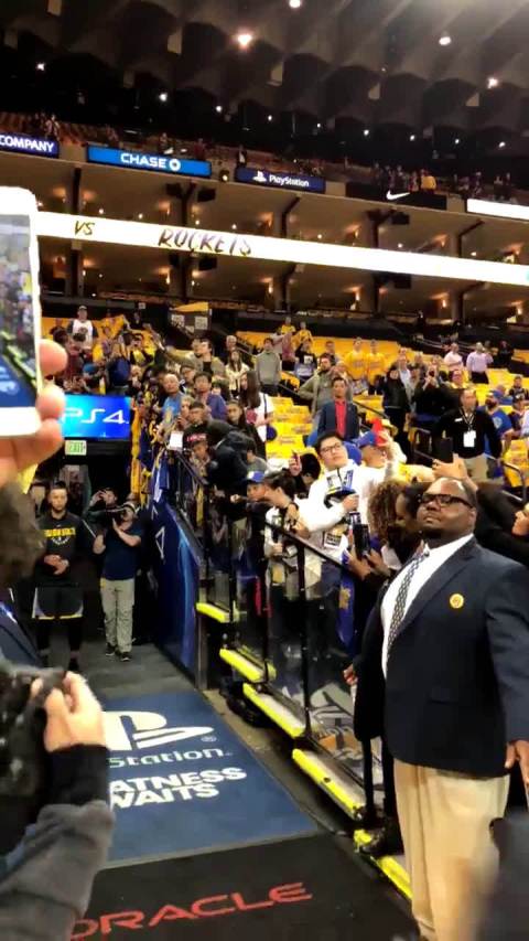 库里球员通道投篮命中!库里nba