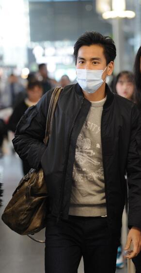 男子汉中硬汉,彭于晏私服就能看出他的性格,男网友:太帅了