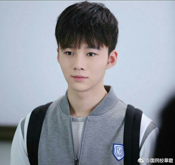 蔡乙嘉0202我们的少年时代中的郁风像一束光照亮了我们的生活