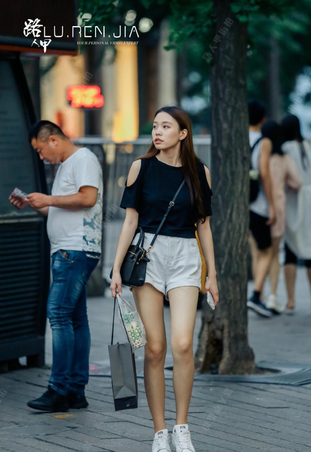 杭州路人街拍清爽的夏装气质美女