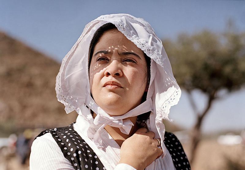 他们因受人歧视, 举家搬进沙漠深处生活140多年