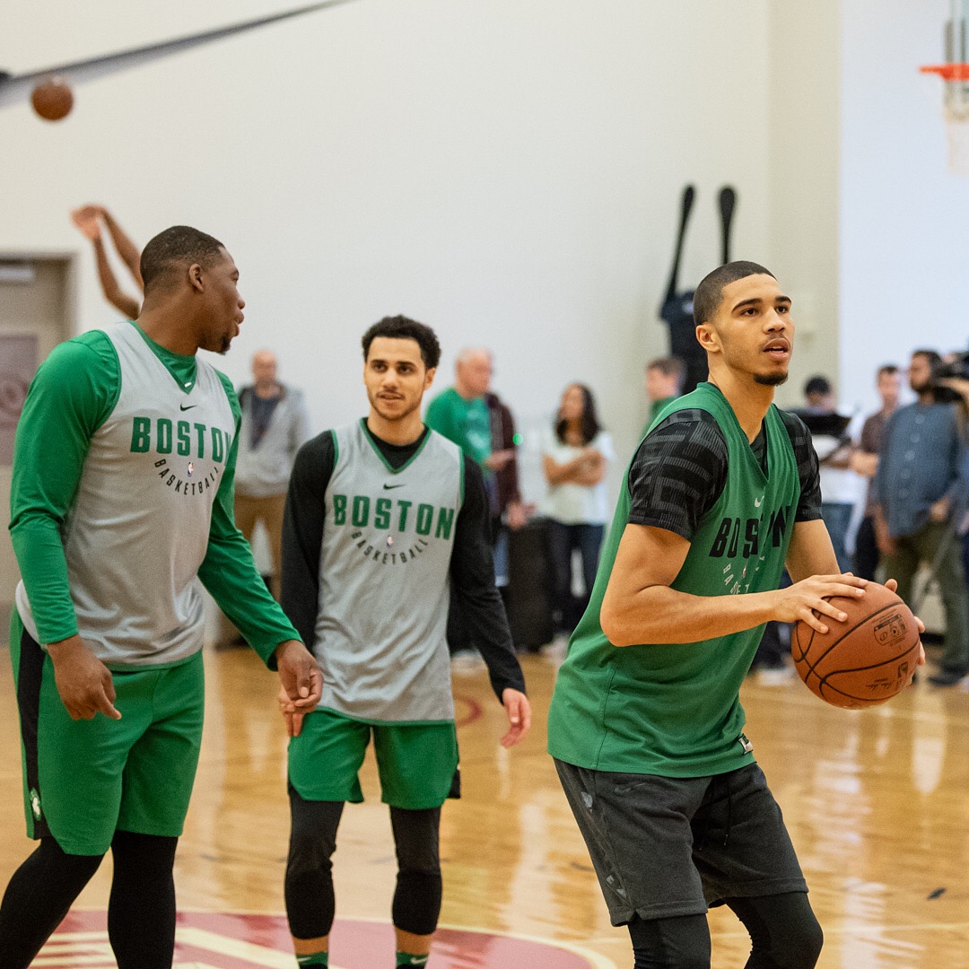 凯尔特人发布球员训练照