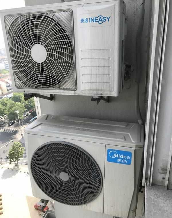 万万别再把空调外机挂阳台,我家入住不到半月就拆了换位置!