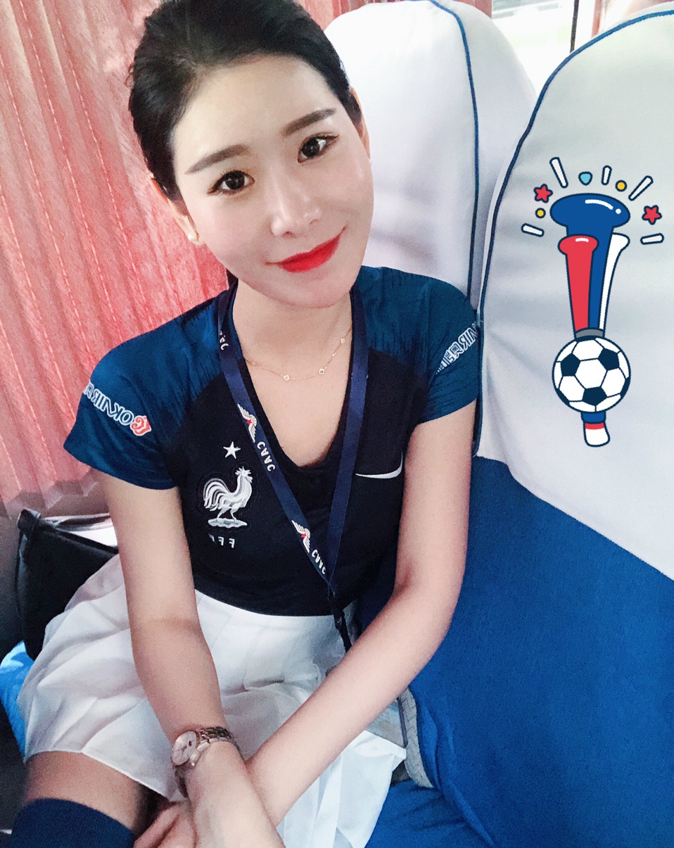 奥凯航空厉害,世界杯期间空姐换装足球球服
