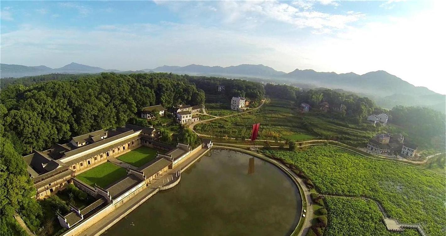 荷叶镇, 曾国藩故里湘军摇篮, 湖南有名的旅游大镇