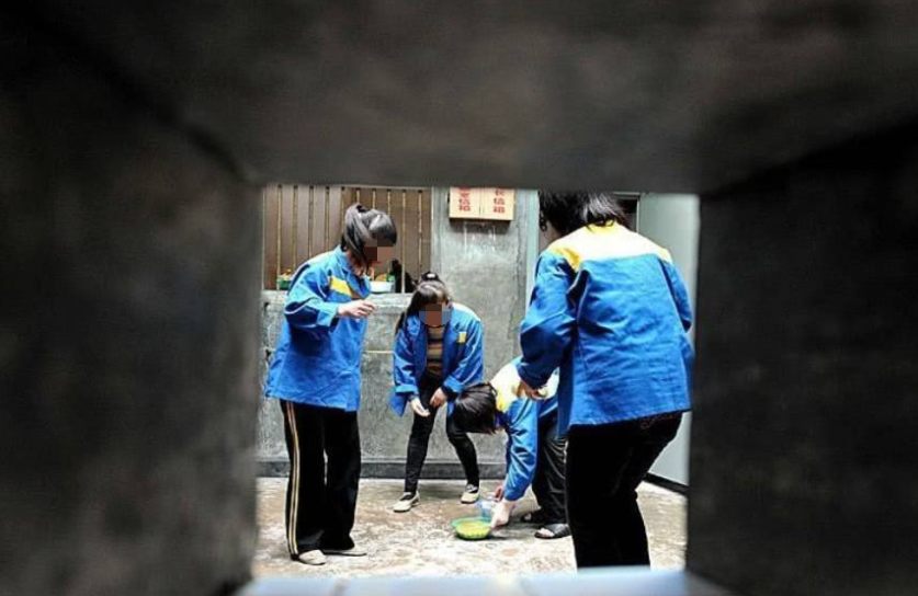 被关进监狱的人,大部分时间都在干些什么?答案让人不敢相信