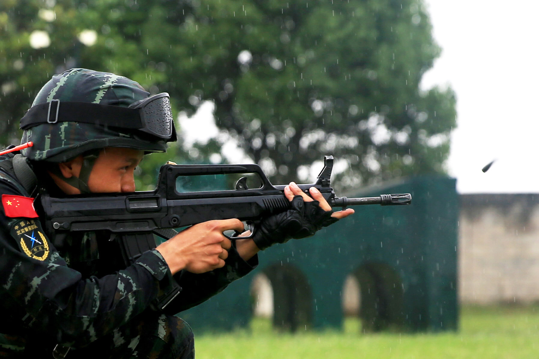 燃!武警部队刺激战场,带你体验现实版的吃鸡"感受"