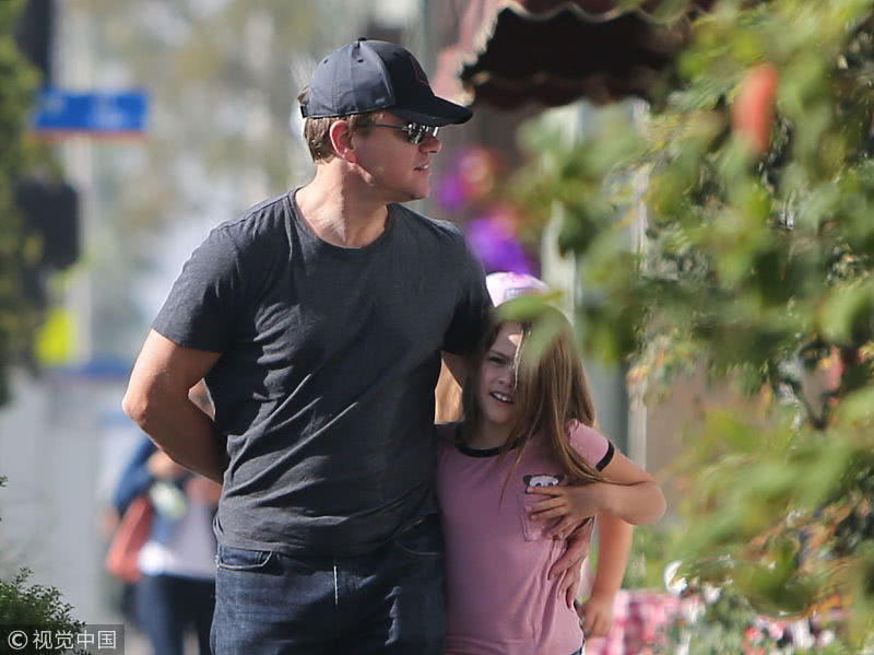 当地时间10月27日,著名的美国男演员马特·达蒙( matt damon)现身于