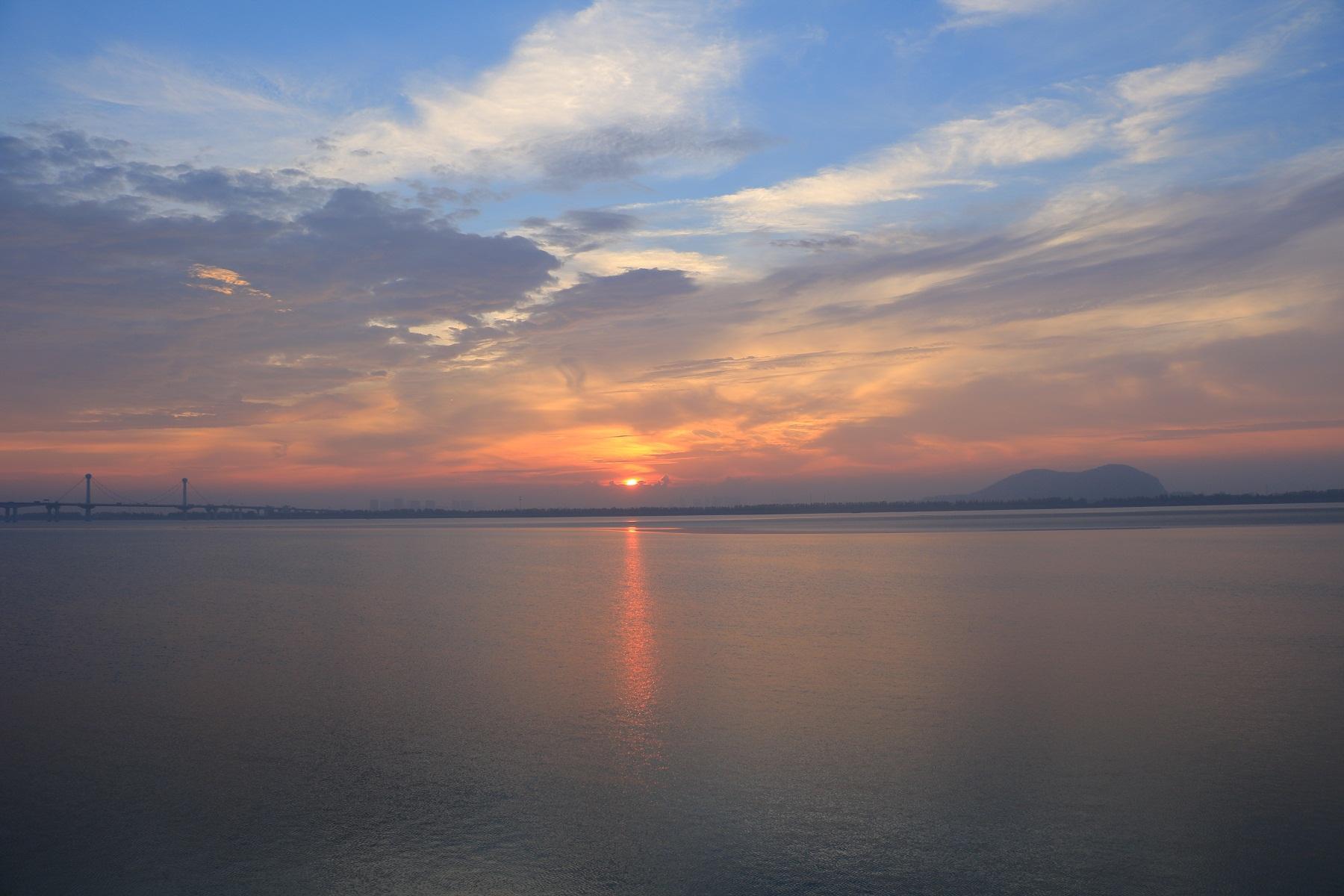 日出江景美翻了