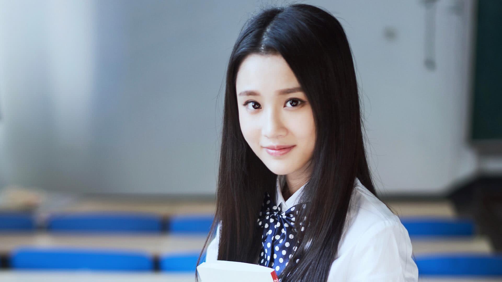 为什么有些人宁愿花几十万,也要去银行做月薪三千的工作?