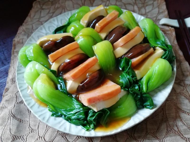 教你一道适合春季吃的健康蒸菜的做法,色香味俱全,孩子抢着吃