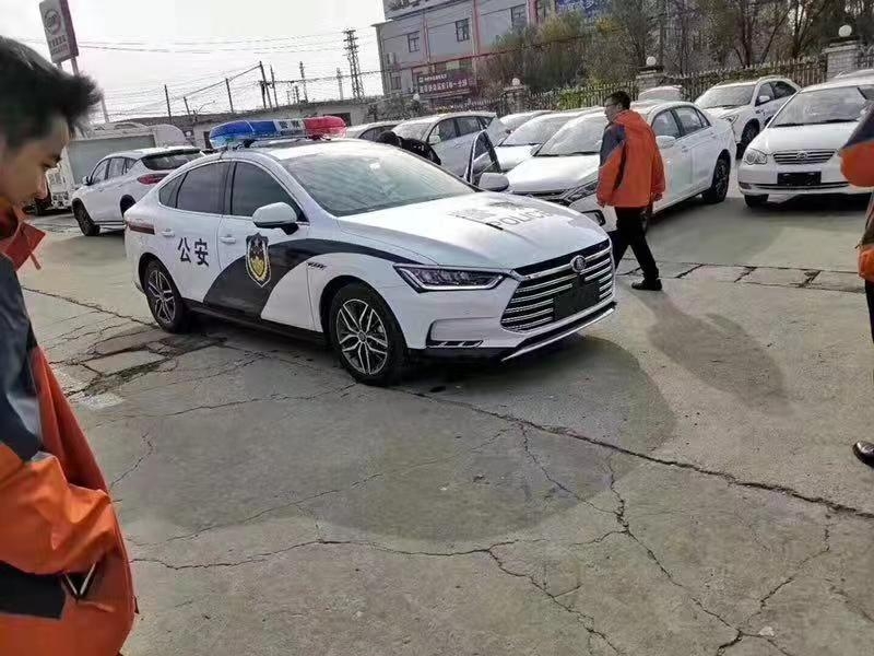 比亚迪全新一代宋dm秦pro元ev用作警车飙车党跑不掉了