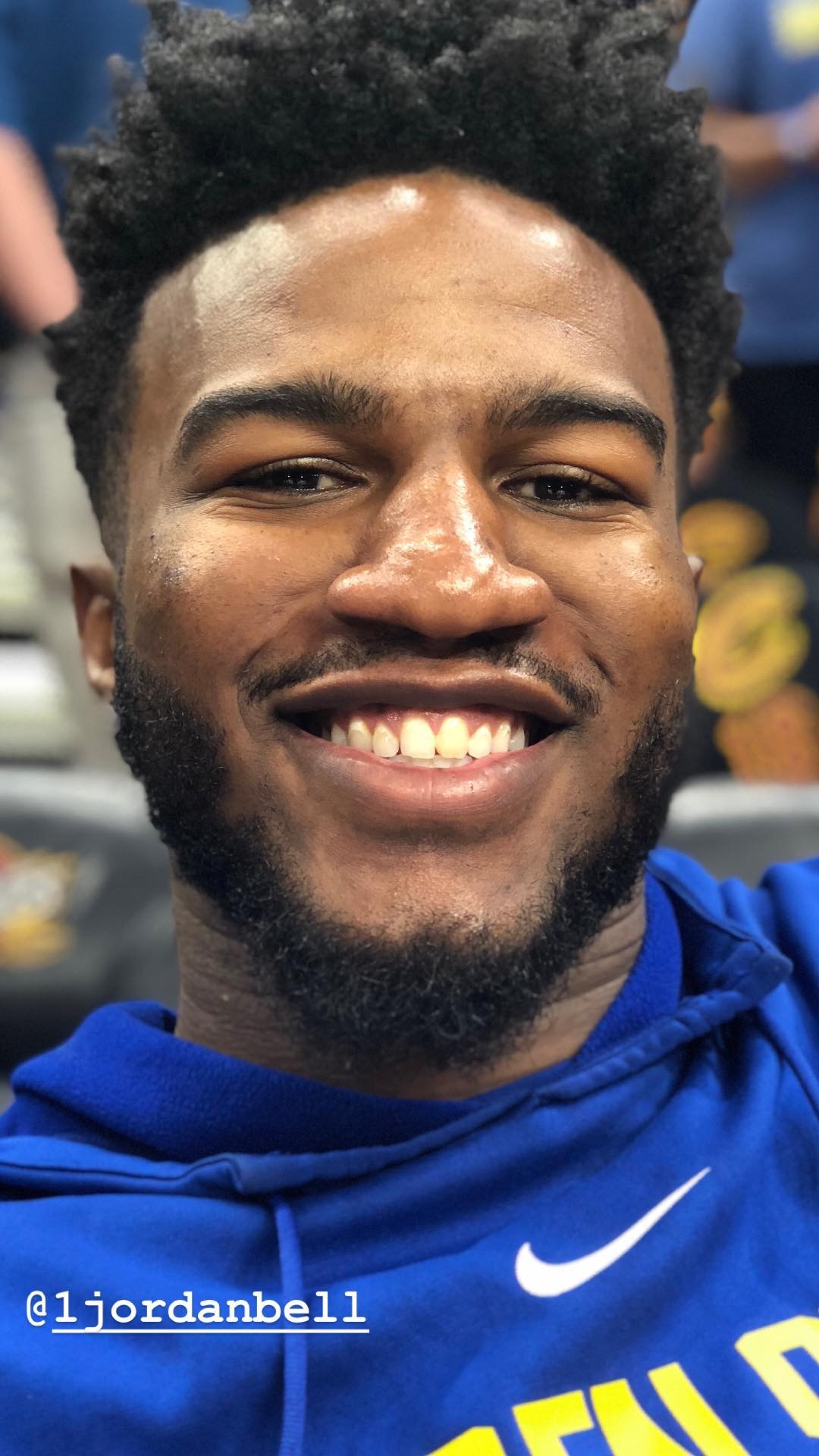 nba官方ig story放出一组金州勇士大头照看得好舒服库克的评论自取