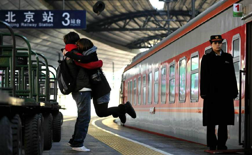 火车站是一个悲伤和伤心的地方,如果去那个地方接人的话,那么我们就会