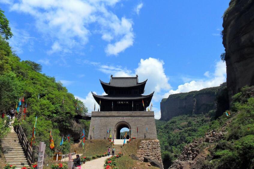 剑门关道路幽静, 空气清新, 景区自然风光不错|剑门|剑阁|剑门关_新浪新闻