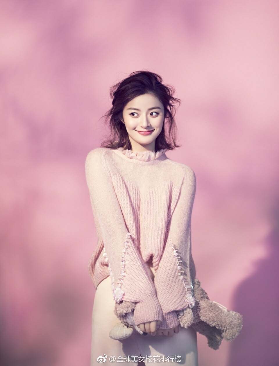 乔璇 就读浙江经济职业技术学院 身高173cm 双子座 喜欢拍照 遛狗 来