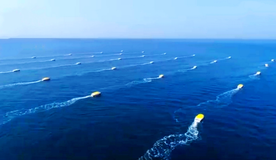 测试中,56艘无人艇组成的编队依据指令,快速切换编队造型完成了队形
