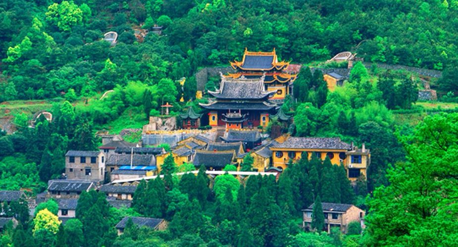 《香山寺扩建碑记》