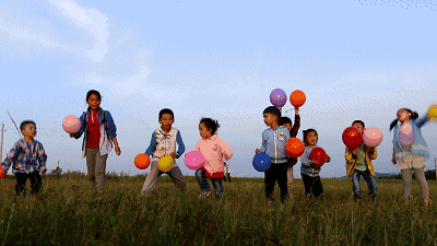 草原亲子运动会,抓大眼贼,与羊群,马群亲密接触,喝下马酒,献哈达,坐