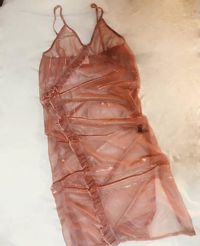 女生的衣服不在于多而在于精,但是现实生活中的你是这样子的.