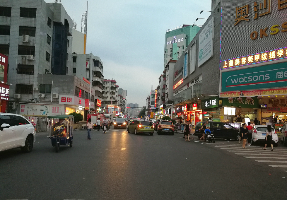 探访东莞塘厦镇老商业中心,物是人非,以前的打工者都去哪