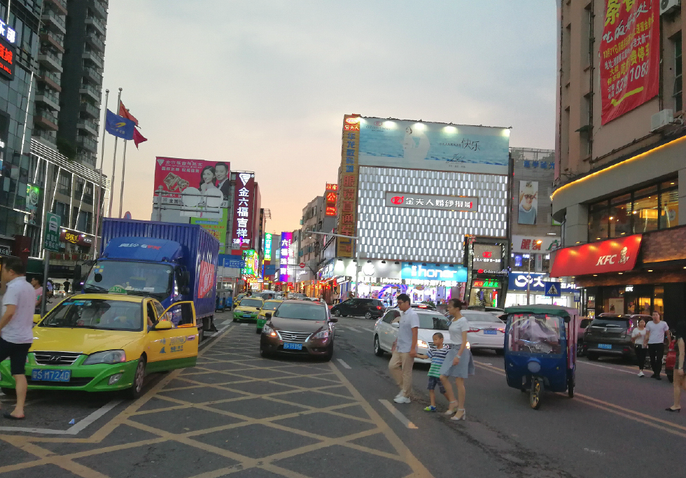 探访东莞塘厦镇老商业中心,物是人非,以前的打工者都去哪