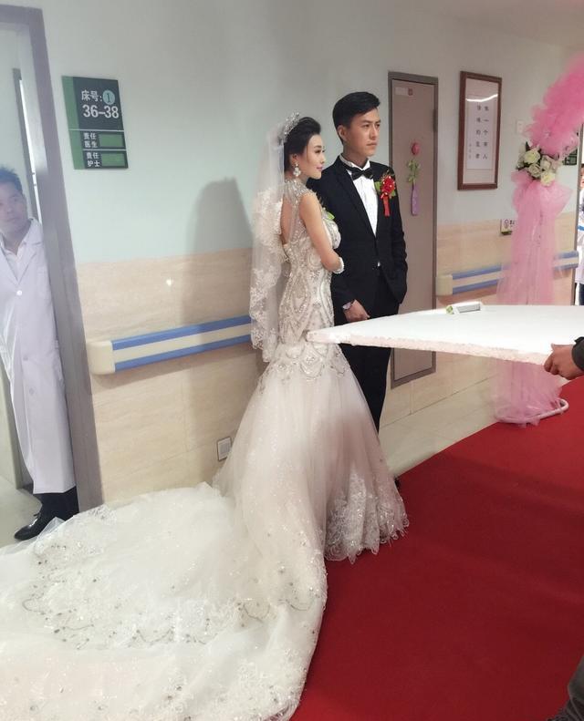 《我们的爱》剧透靳东跟那个小三在一起 穿上婚纱在医院结婚